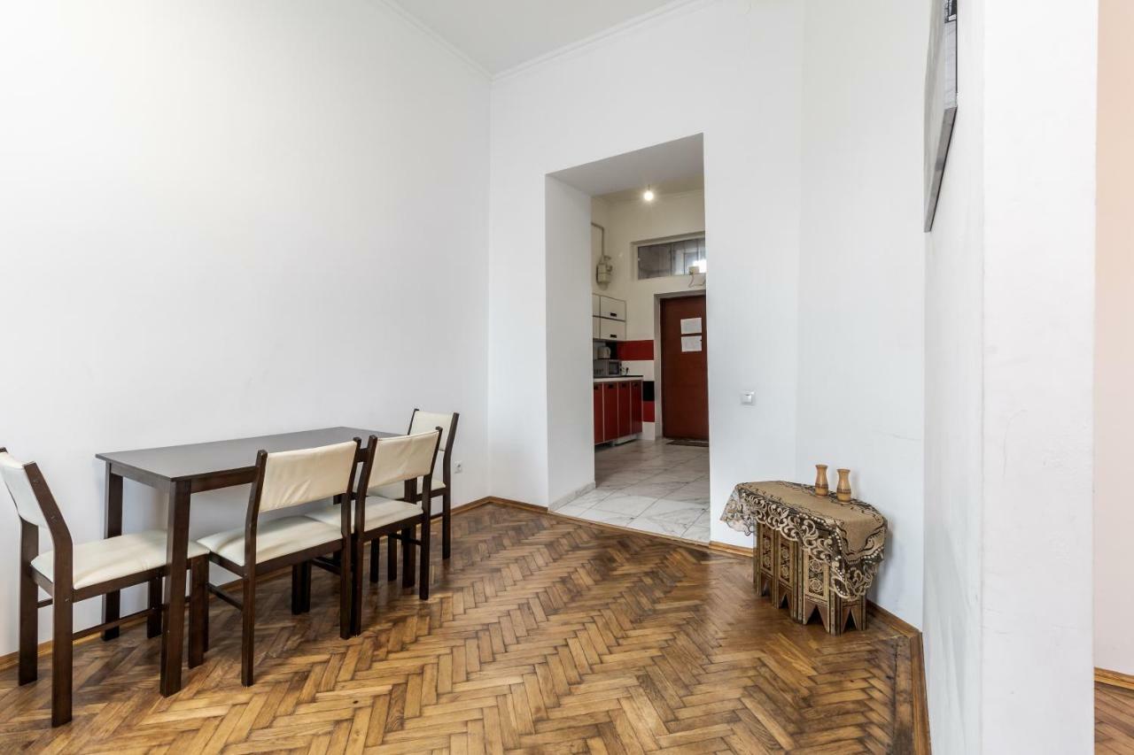Kumpel Apartment Лвив Екстериор снимка